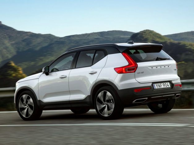וולוו XC40 T5 מודל 2024