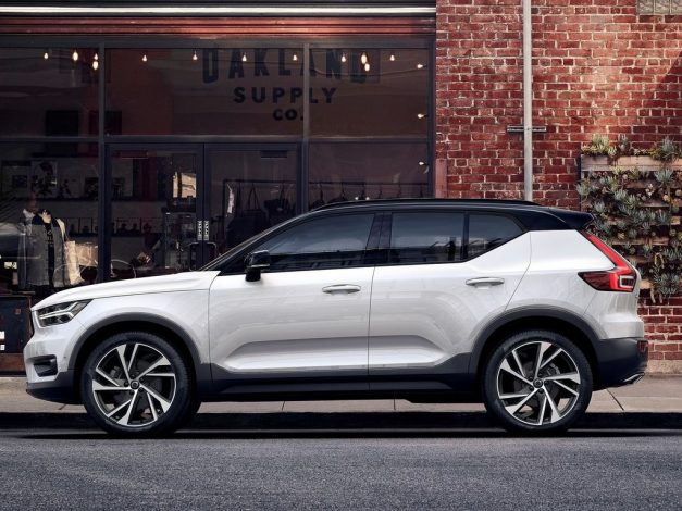 וולוו XC40 T5 מודל 2024